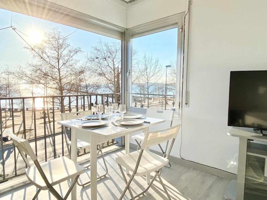 Estudio Frente Al Mar En Roses Con Vistas Luaran gambar